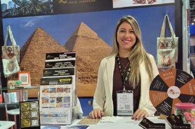graziele-araujo-gerente-atendimento-queops-travel-egito.jpg(1).jpg
